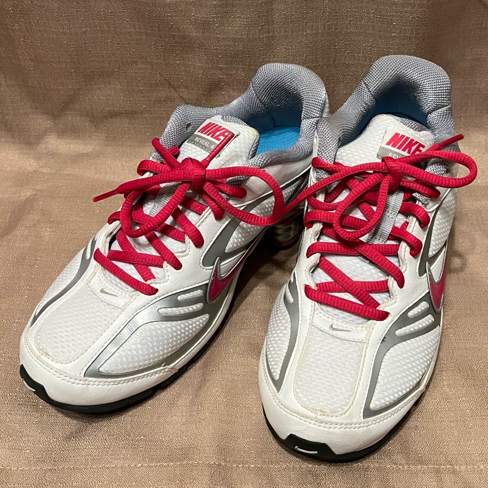 Ladies white with pink, size 6 Nike Reveal 4 Shox. New, but no box.